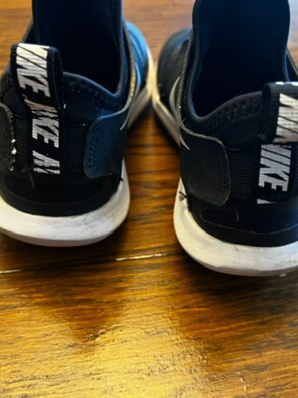 Kid's NIKE Slip on Sneaker Black w/white Nike, Size 2Y, Textile upper, Good Con!